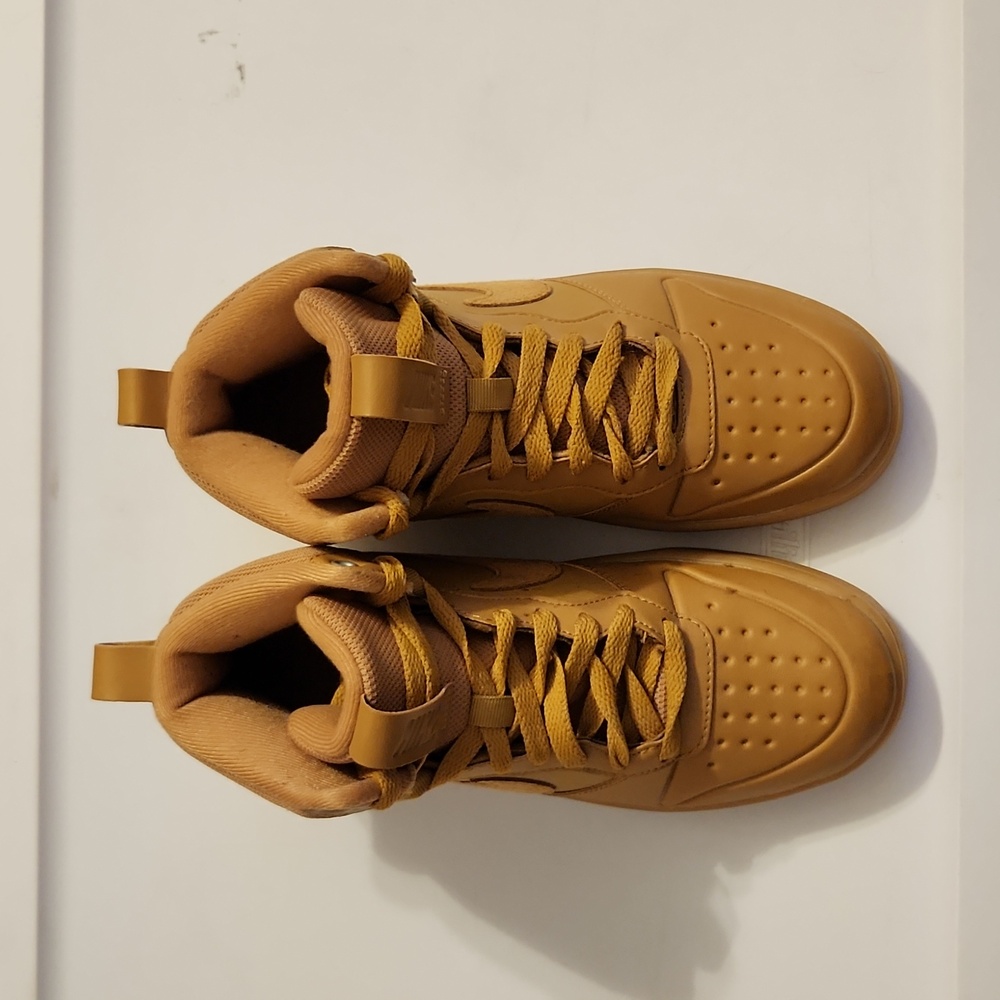 Nike Court Borough